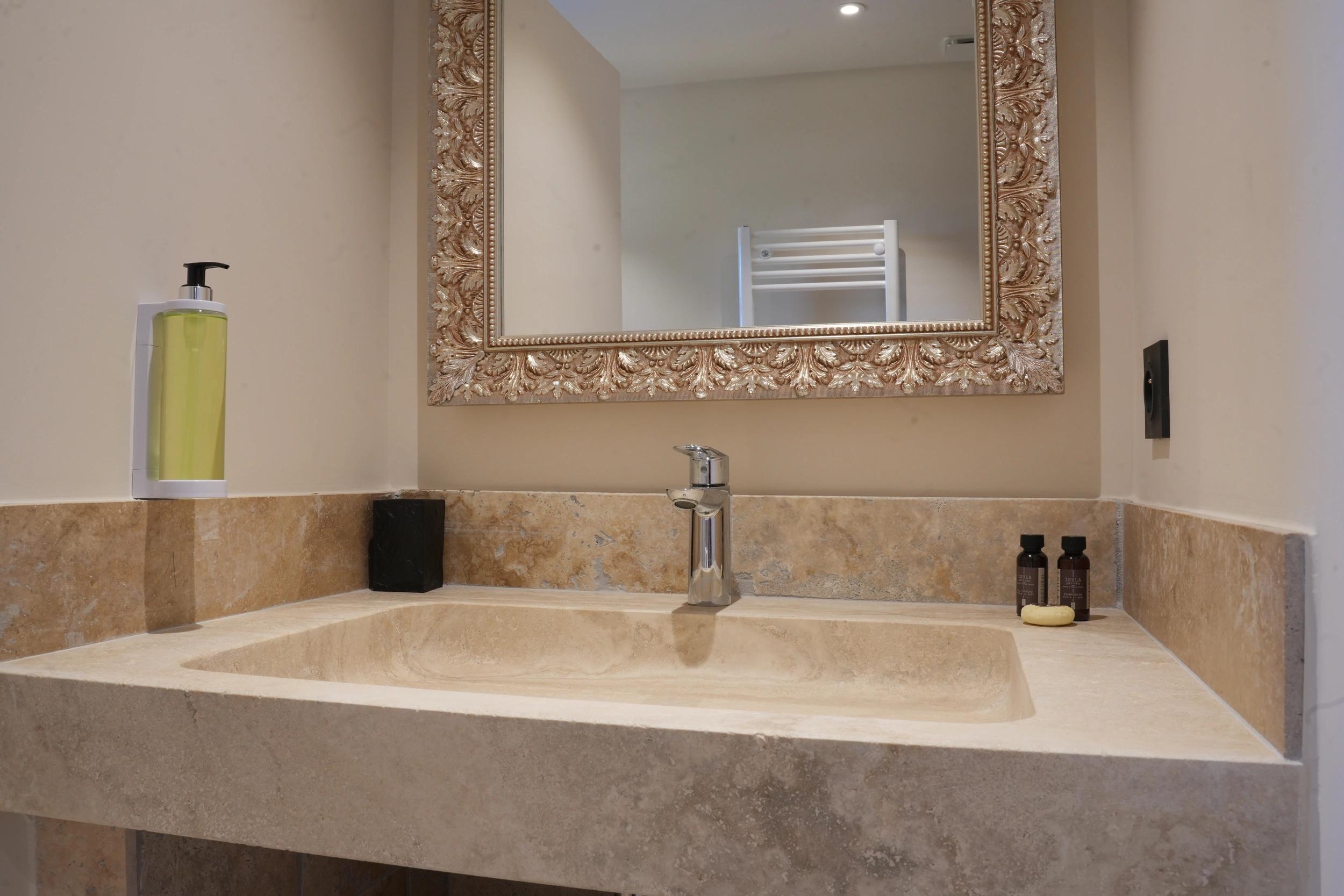 La salle de bain d'une bergerie de la résidence Vista Blu