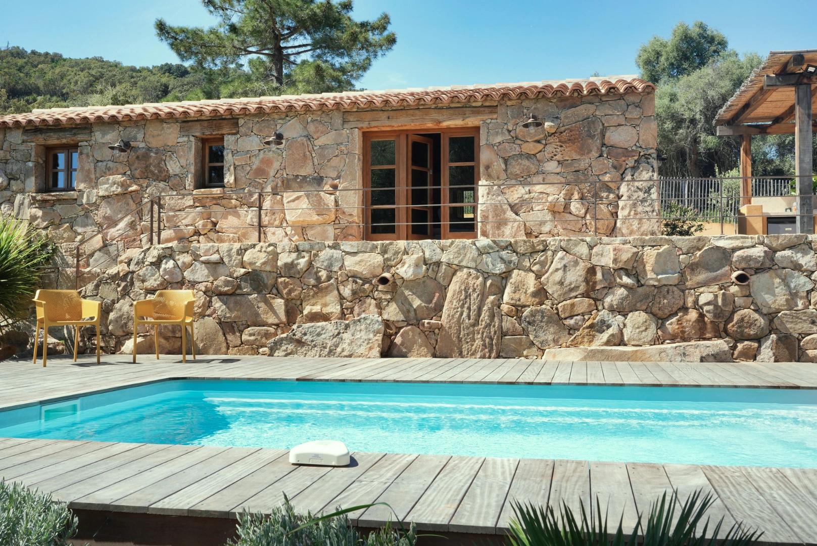 Maison en pierre avec piscine de la Résidence Vista Blu entre Fautea et Tarco