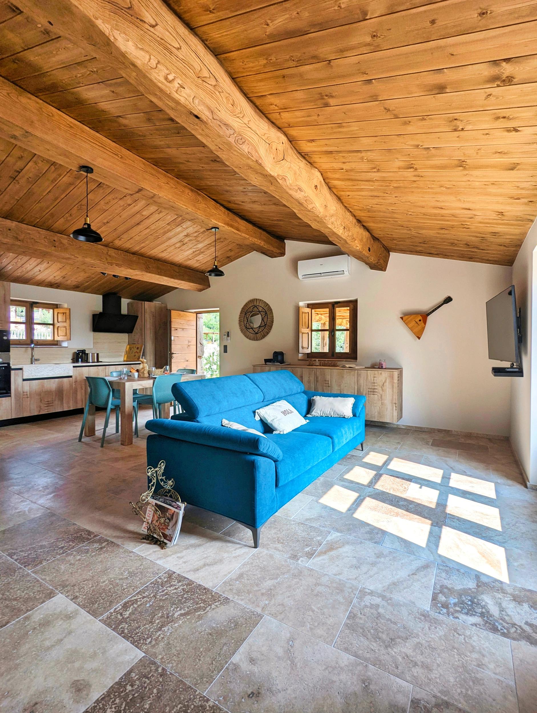 Le salon d'un bergerie à louer de la résidence Vista Blu